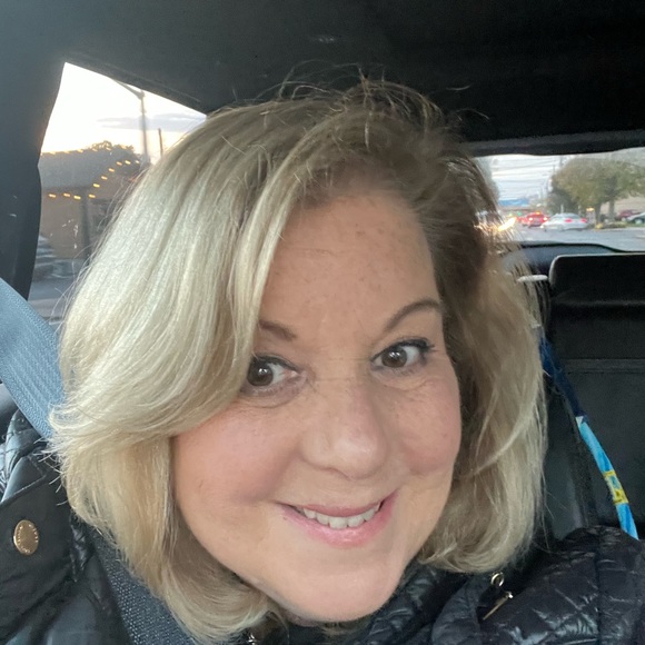 Going Live in 30 minutes! Shop in Diane’s basement! Please tag your friends!! - Picture 2 of 5